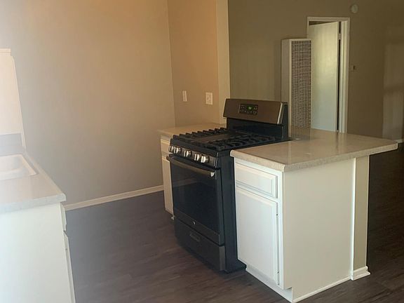 3rd image of 7112 Fenway Dr #29