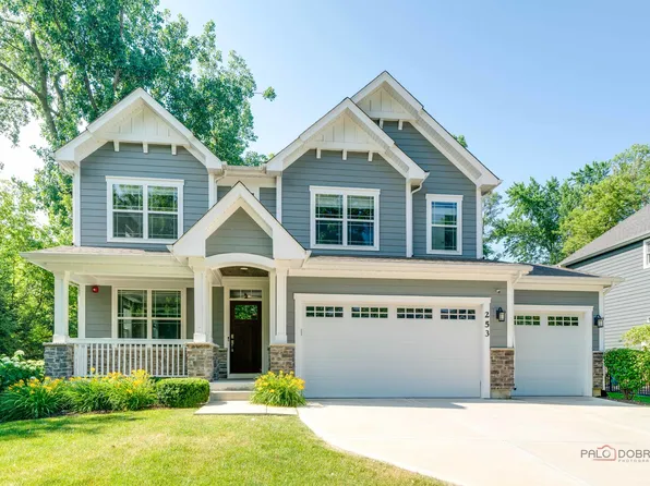 253 Ellis Ave, Libertyville, IL 60048