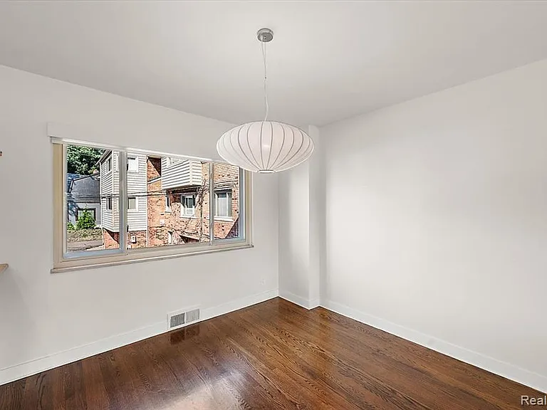 975 N Old Woodward Ave — Photo 12