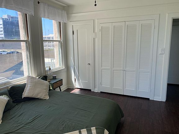 2nd image of 455 E Ocean Blvd APT 516