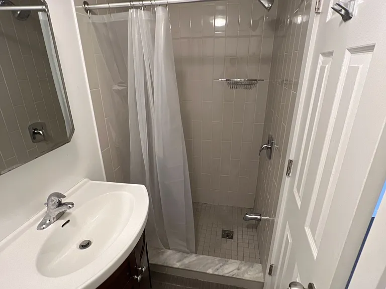 159 Montrose Ave #1 — Photo 13