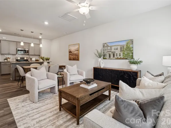 6554 Harlech St #25, Charlotte, NC 28269