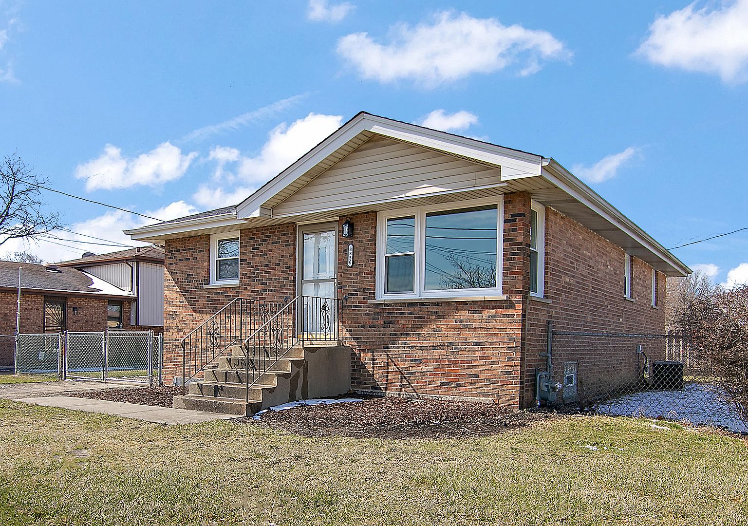 chie♥️ 8356 Sayre Ave, Burbank, IL 60459 | Zillow