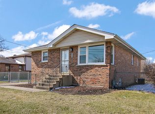 8356 Sayre Ave, Burbank, IL 60459