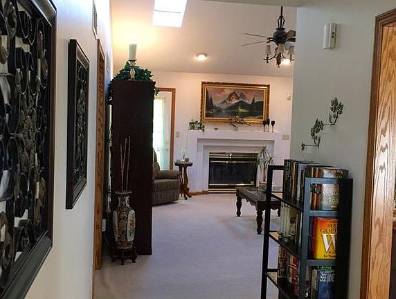 4th image of 431 E Beacon Dr