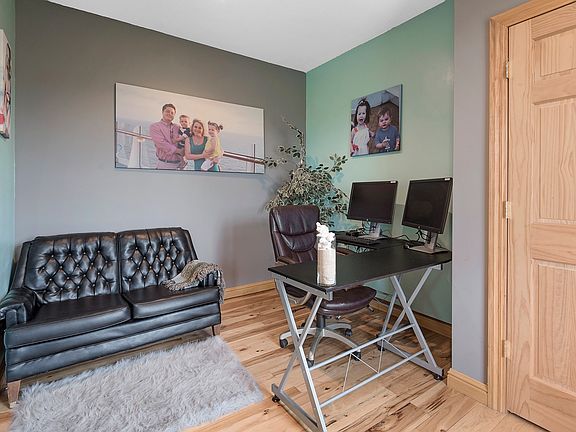 Home office / Bedroom