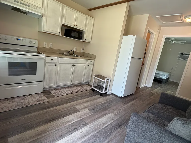 288 N Main St — Photo 7