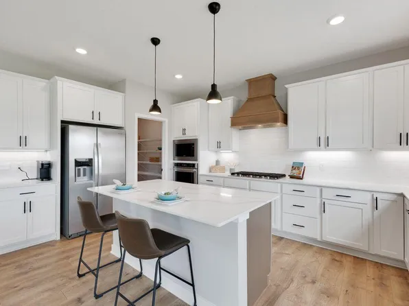 17298 Dimension Ave, Lakeville, MN 55044