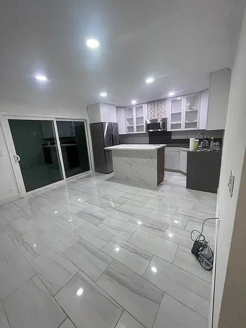 1 bed, 691 sqft, $3,200 — Photo 1