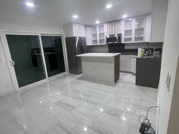 8529 Villa La Jolla Dr, La Jolla, CA