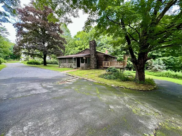 7 Shepard Pl, Sturbridge, MA 01566