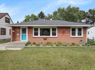 51 Farnham St SE, Kentwood, MI 49548