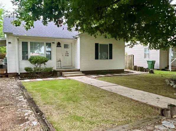 713 Pecan St, Hornersville, MO 63855