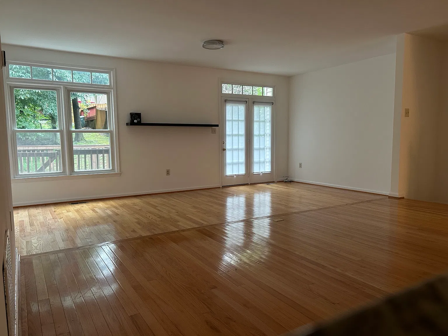 3 bed, 2200 sqft, $3,600 — Photo 4