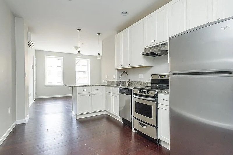 1st image of 106 Prince St APT 2