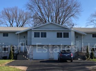 603 Broadway Dr, Sun Prairie, WI 53590