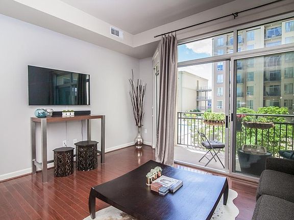 4th image of 711 Cosmopolitan Dr NE Unit 220