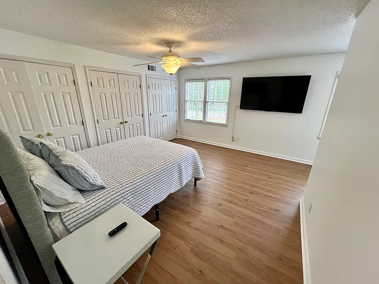 605 Regent Rd — Photo 24