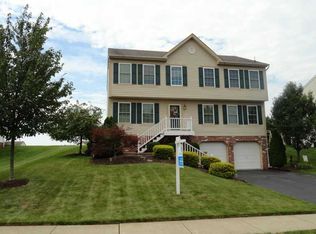 405 Skylark Dr, Coraopolis, PA