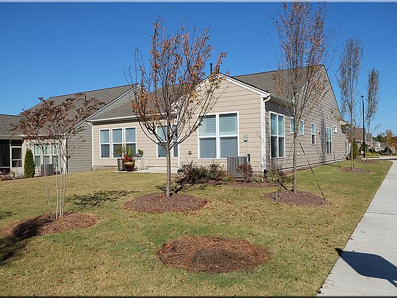 5th image of 724 Gaston Manor Dr
