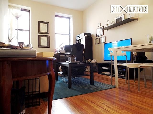 2nd image of 146 W 73rd St APT 3B