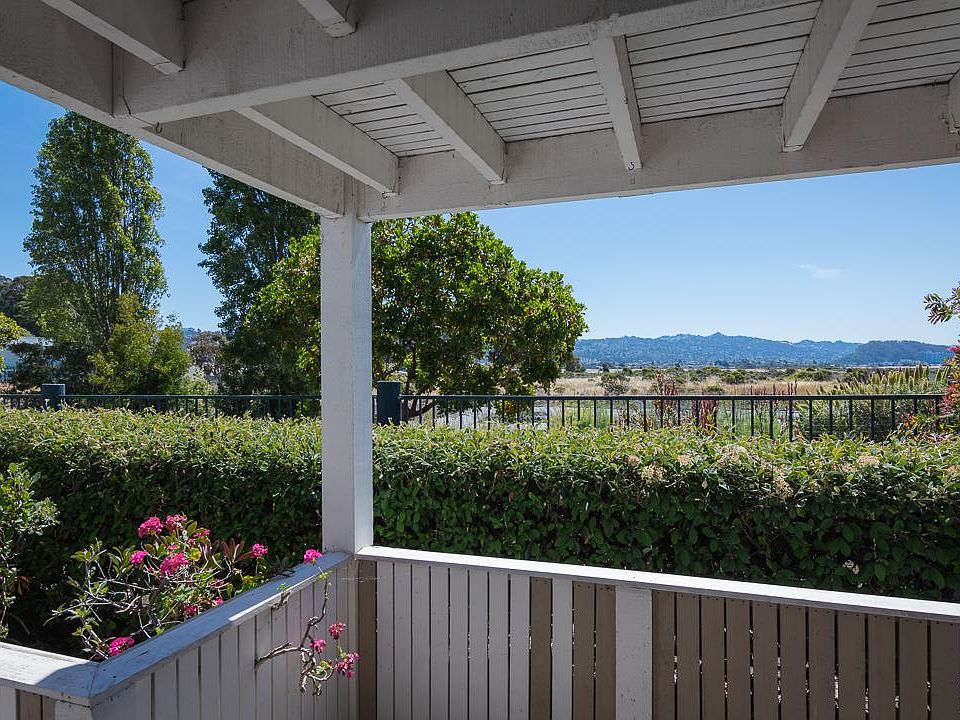 1st image of 189 Bayside Ct