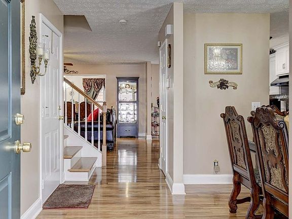 3rd image of 608 Bridgette Ct