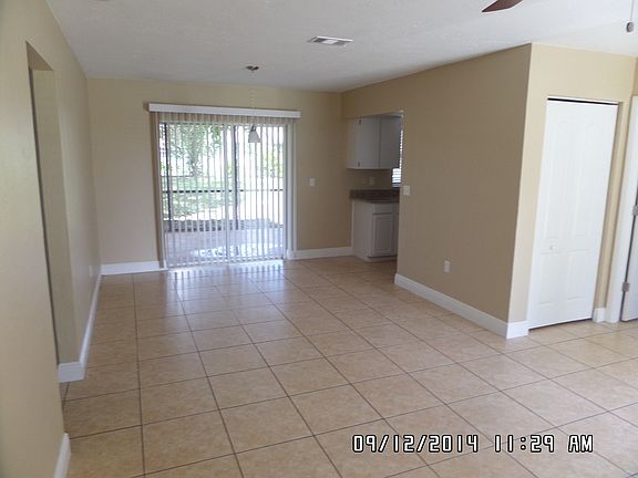 4th image of 631 SW 28th St