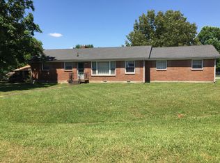 2200 Bluegrass Dr, Springfield, TN 37172