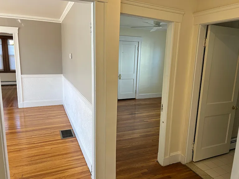 Lake St — Photo 18