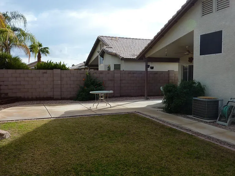 140 W Oxford Ln — Photo 14