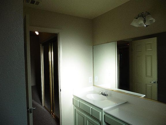 5th image of 5223 W Magill Ave