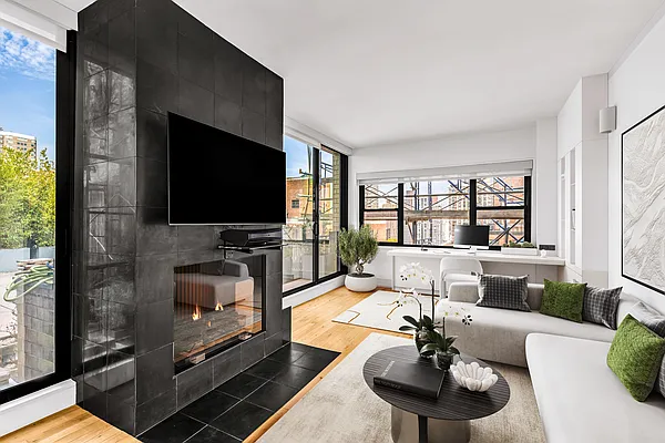 Sold by Sotheby's International Realty | media 36