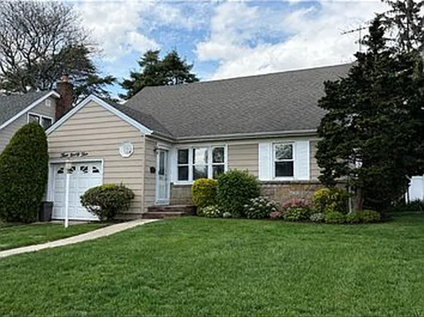 395 Devonshire Rd, Baldwin, NY 11510