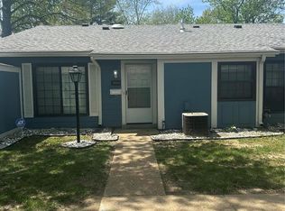 2460 Forest Shadow Dr, Saint Louis, MO 63136