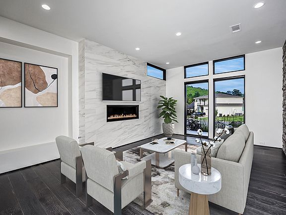 3rd image of 31 La Scala Ct