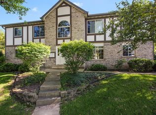 529 E 9th St APT 1W, Lockport, IL 60441