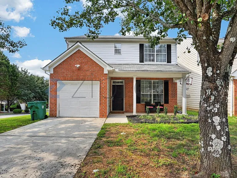 2354 Charleston Pointe SE — Photo 1