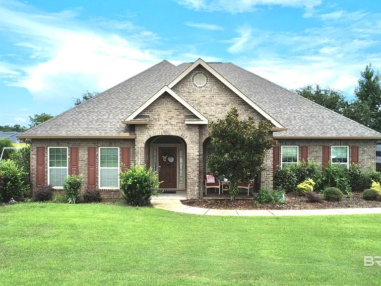 697 Parish Lakes Dr — Photo 1