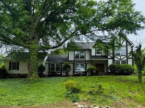 802 Oakwood Dr SW, Roanoke, VA 24015