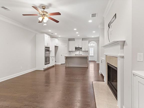 3rd image of 9024 Tuckerbrook Ln