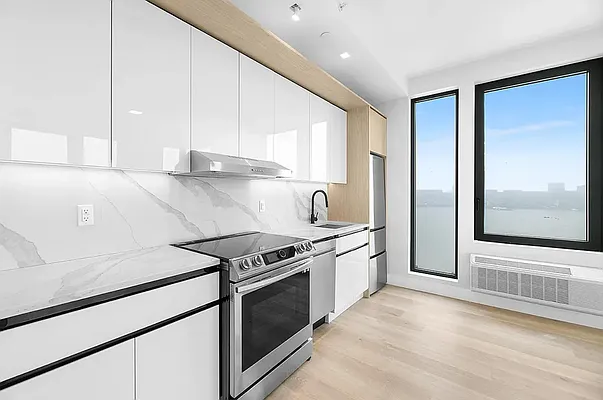 Rented by REAL New York | media 24