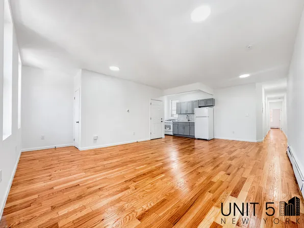 206 Pennsylvan Avenue image 1 of 13