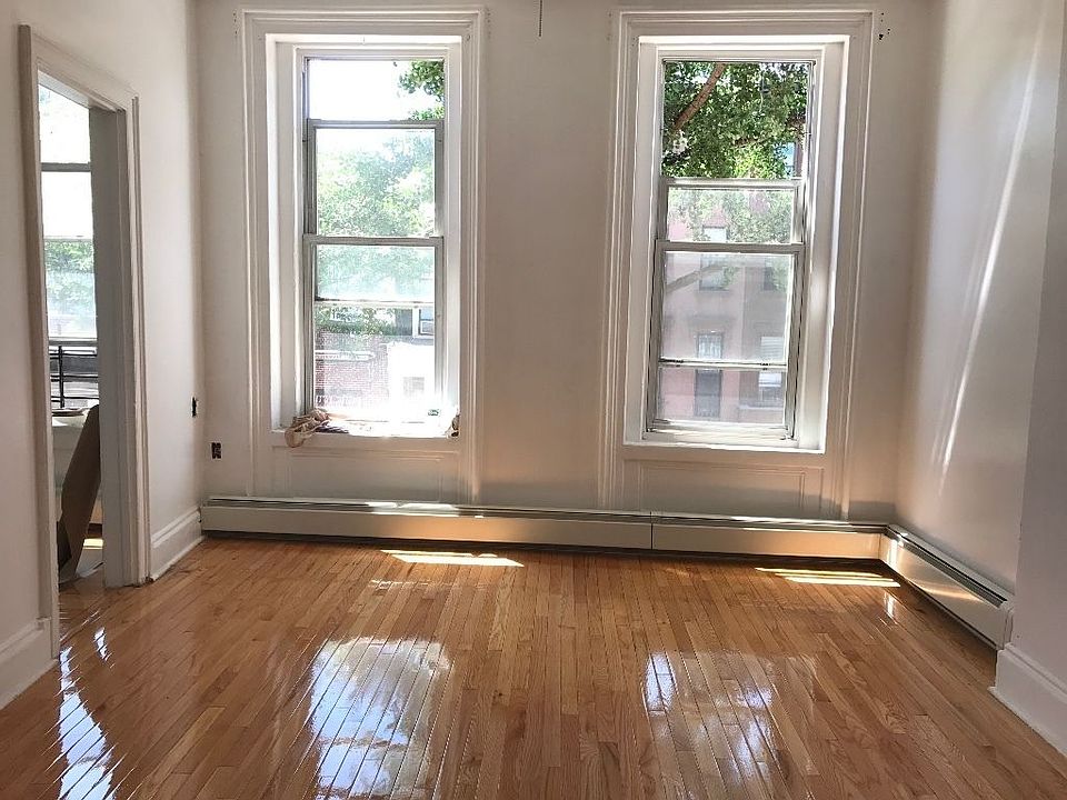 1st image of 225 Dekalb Ave APT 1