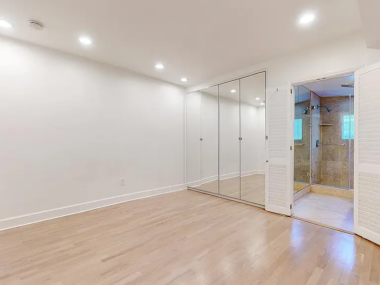 363 Huntley Dr — Photo 42