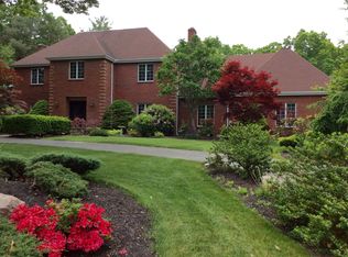 8 Maplewoods Rd, Middleton, MA 01949