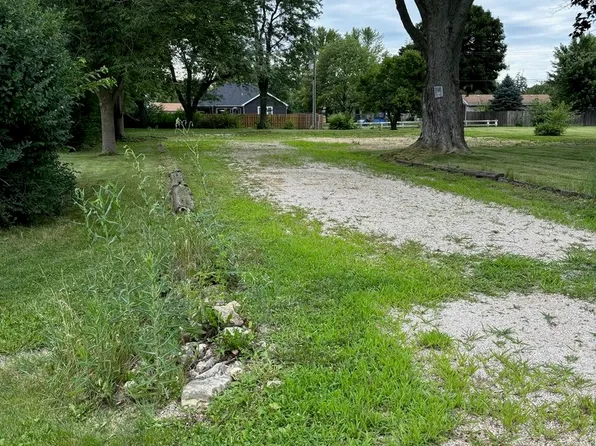 1053 Zelma Rd, Sandwich, IL 60548