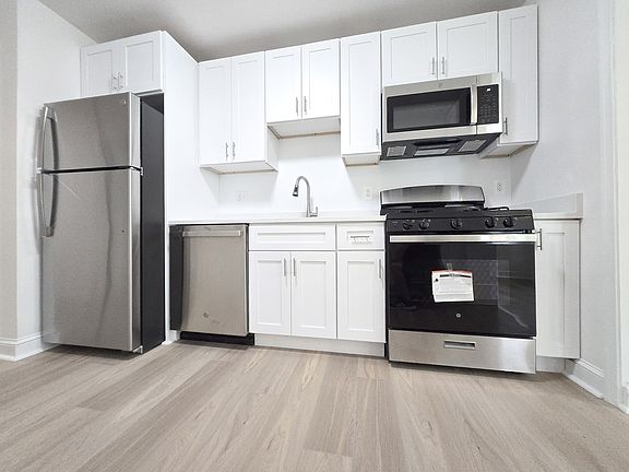 2nd image of 4526 Avondale St APT 1