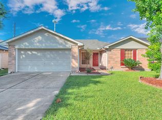 8426 Grand Knolls Dr, Houston, TX 77083