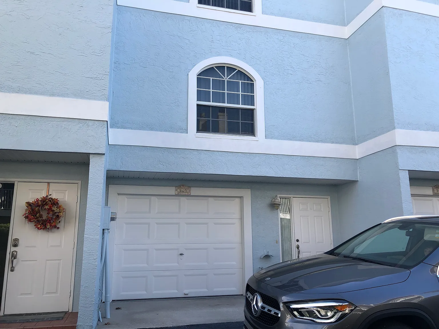 2 bed, 1600 sqft, $3,200 — Photo 1